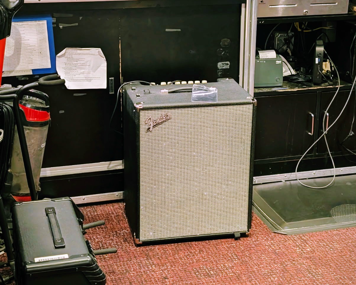 The Fender Rumble 500 bass amp on the floor at Guitar Center before pickup